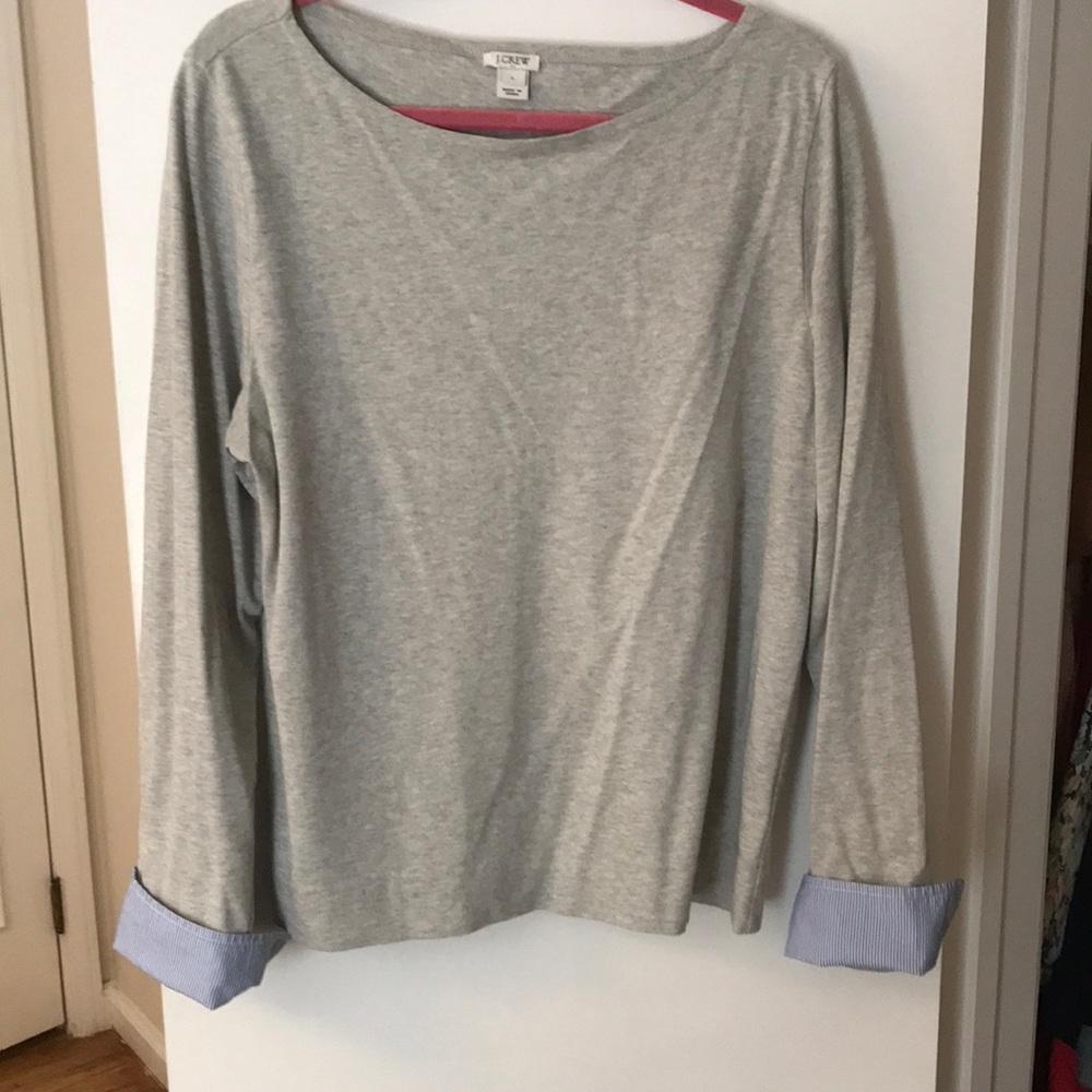Long sleeve shirt with cuff at wrist